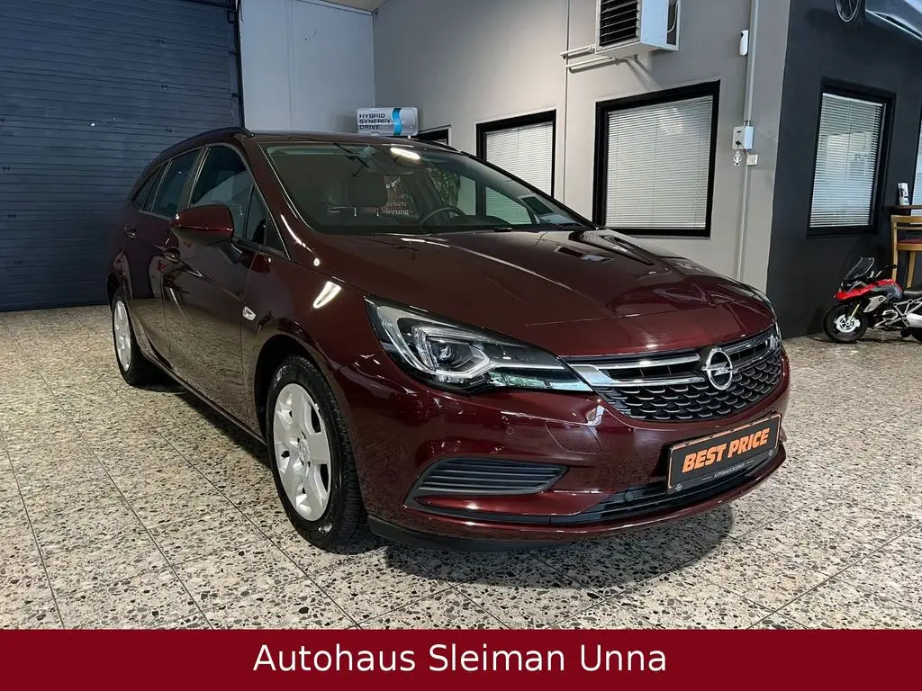 Photo 1 : Opel Astra 2018 Petrol