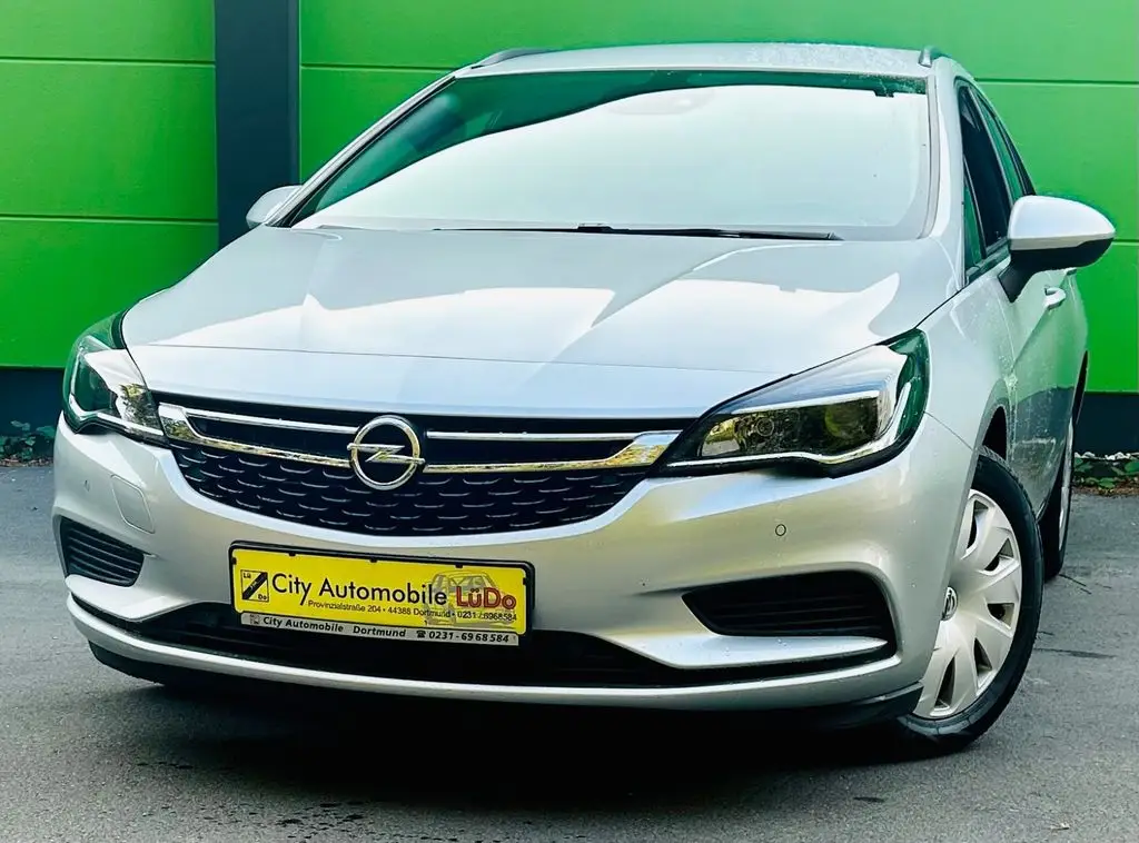 Photo 1 : Opel Astra 2017 Petrol