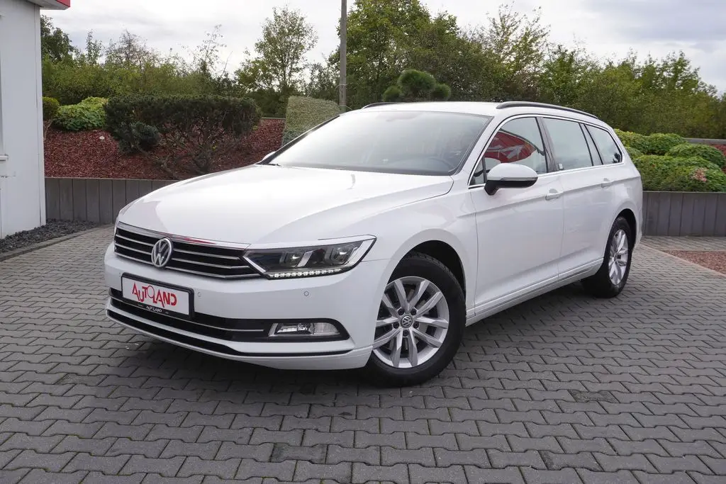 Photo 1 : Volkswagen Passat 2015 Petrol