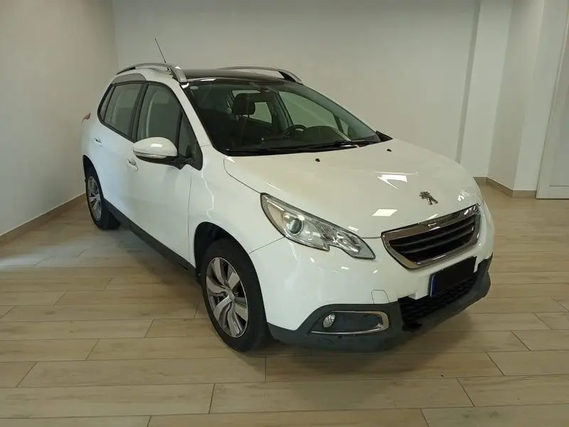 Photo 1 : Peugeot 2008 2015 Petrol