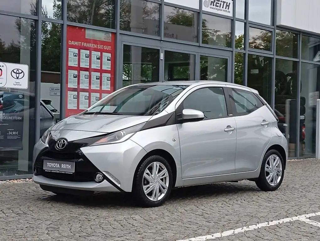 Photo 1 : Toyota Aygo X 2016 Petrol