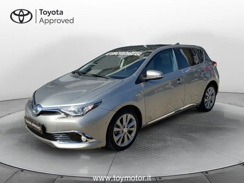 Photo 1 : Toyota Auris 2015 Hybride