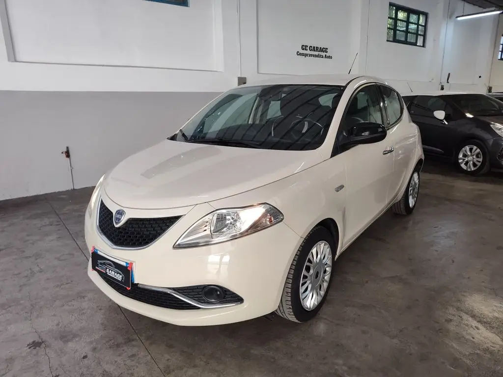 Photo 1 : Lancia Ypsilon 2016 LPG