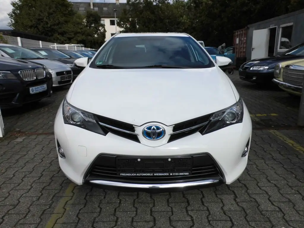 Photo 1 : Toyota Auris 2015 Essence