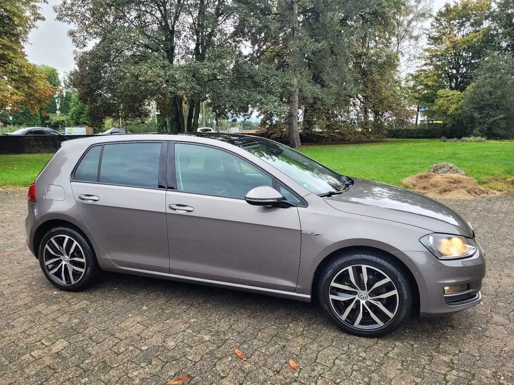 Photo 1 : Volkswagen Golf 2015 Petrol