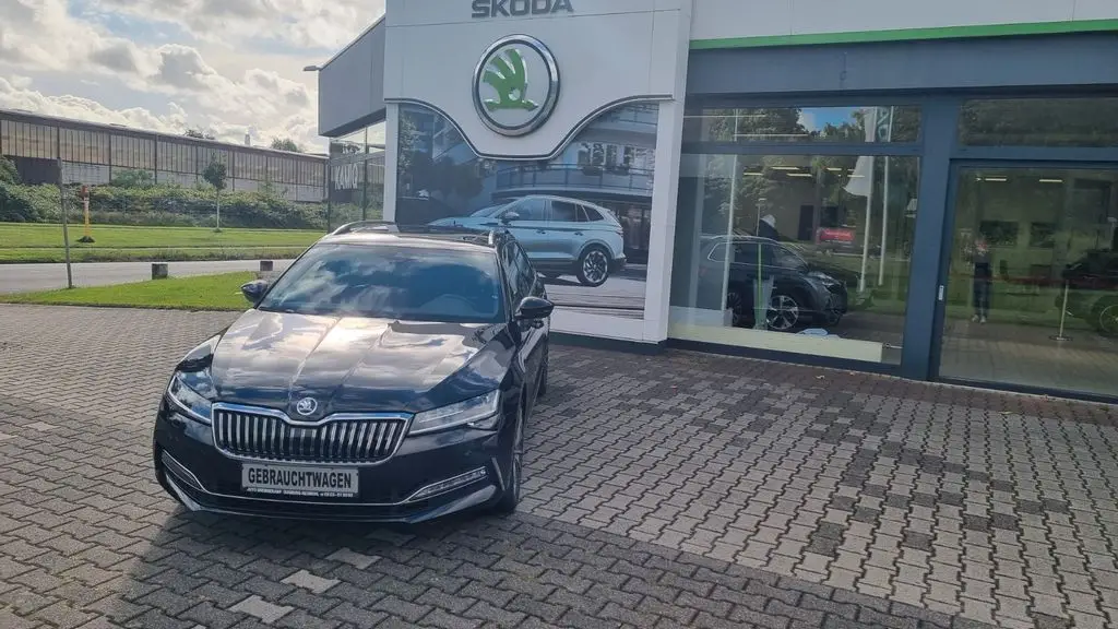 Photo 1 : Skoda Superb 2021 Essence