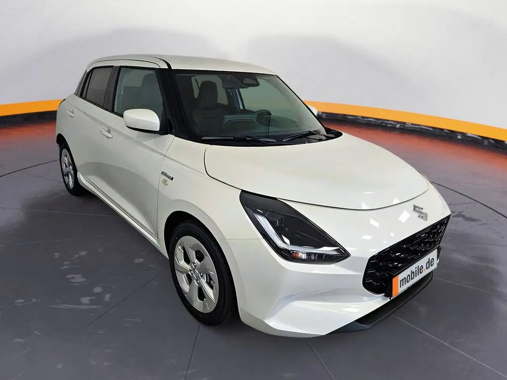 Photo 1 : Suzuki Swift 2024 Petrol