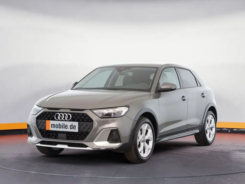 Photo 1 : Audi A1 2023 Essence