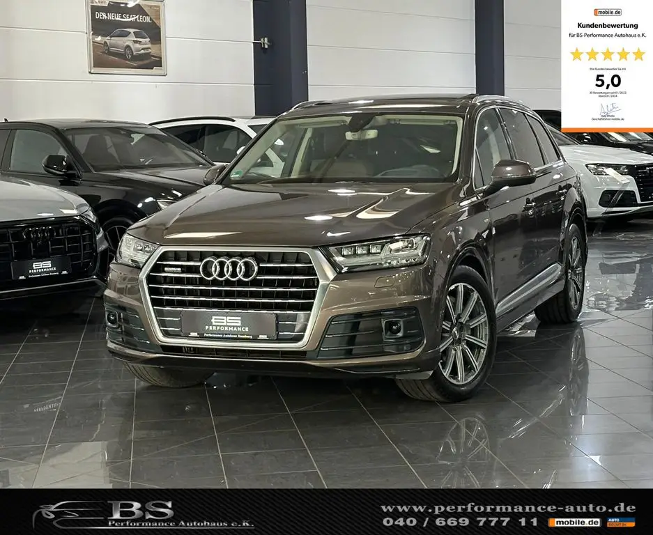 Photo 1 : Audi Q7 2015 Petrol