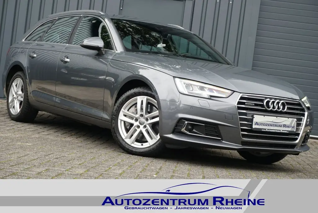 Photo 1 : Audi A4 2017 Petrol