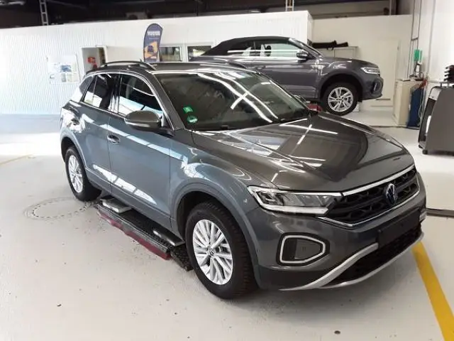 Photo 1 : Volkswagen T-roc 2023 Petrol