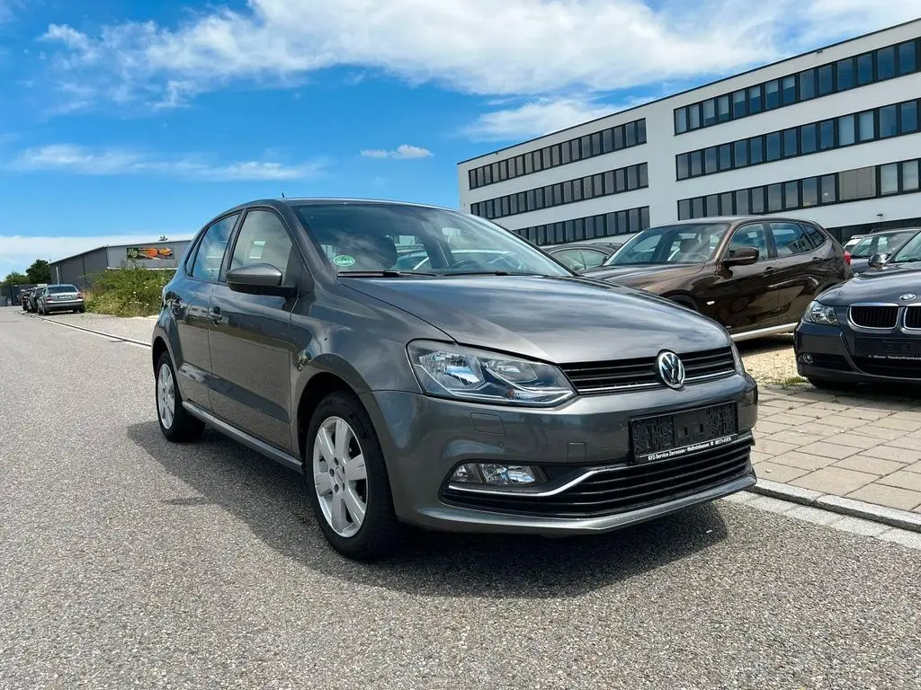 Photo 1 : Volkswagen Polo 2015 Petrol