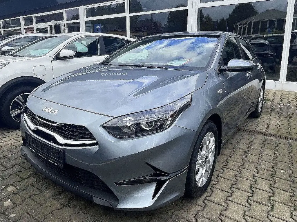 Photo 1 : Kia Ceed 2023 Petrol