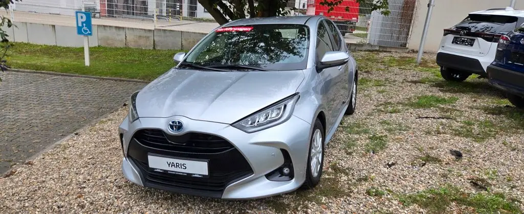 Photo 1 : Toyota Yaris 2022 Hybrid