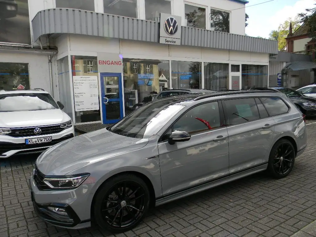 Photo 1 : Volkswagen Passat 2020 Essence