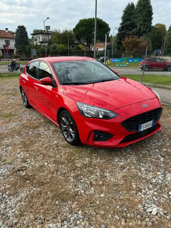 Photo 1 : Ford Focus 2018 Petrol