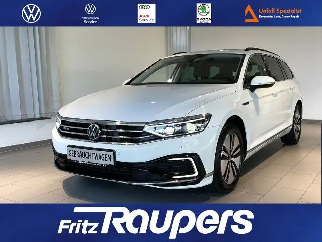 Photo 1 : Volkswagen Passat 2021 Hybride