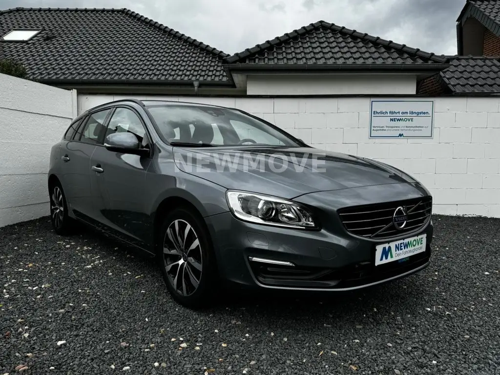 Photo 1 : Volvo V60 2018 Petrol