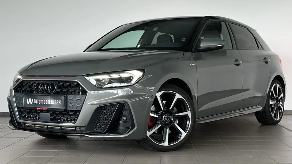 Photo 1 : Audi A1 2019 Essence