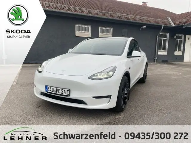 Photo 1 : Tesla Model Y 2022 Non renseigné