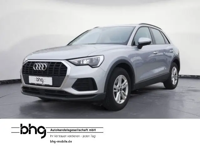 Photo 1 : Audi Q3 2023 Petrol