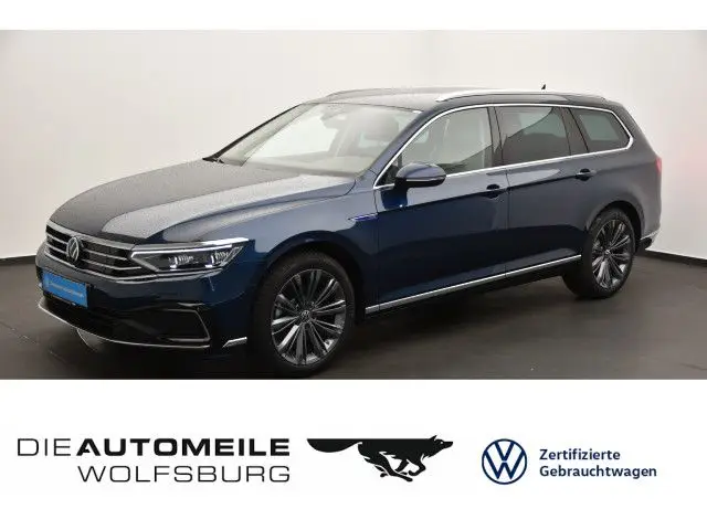 Photo 1 : Volkswagen Passat 2023 Hybrid