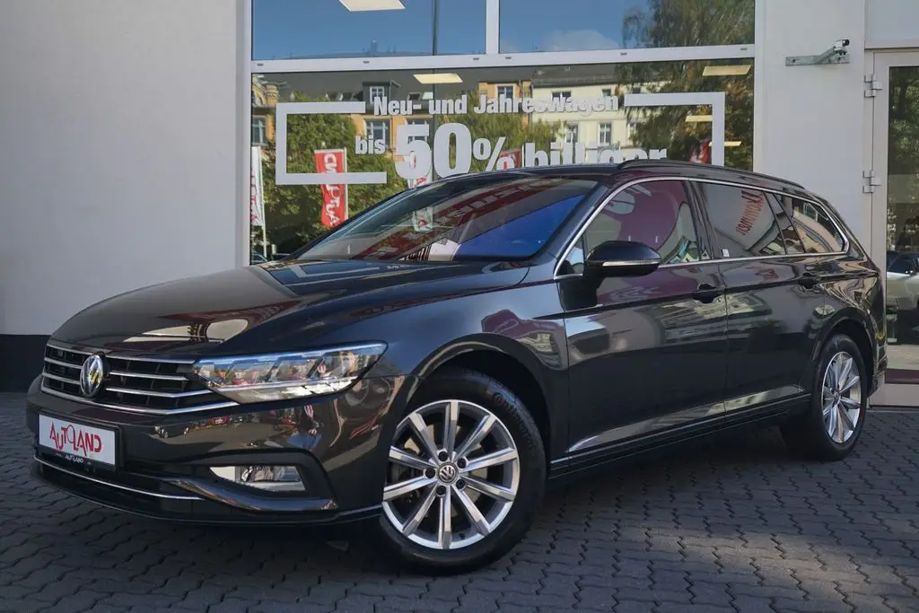 Photo 1 : Volkswagen Passat 2020 Essence