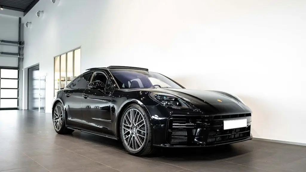 Photo 1 : Porsche Panamera 2024 Hybrid