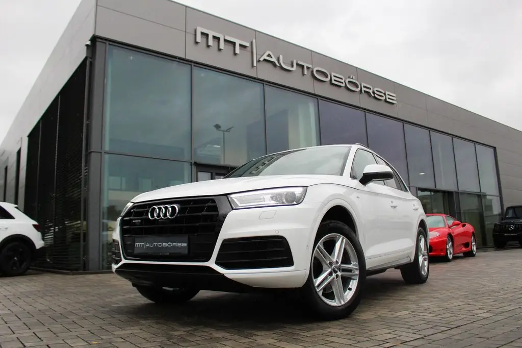 Photo 1 : Audi Q5 2020 Diesel