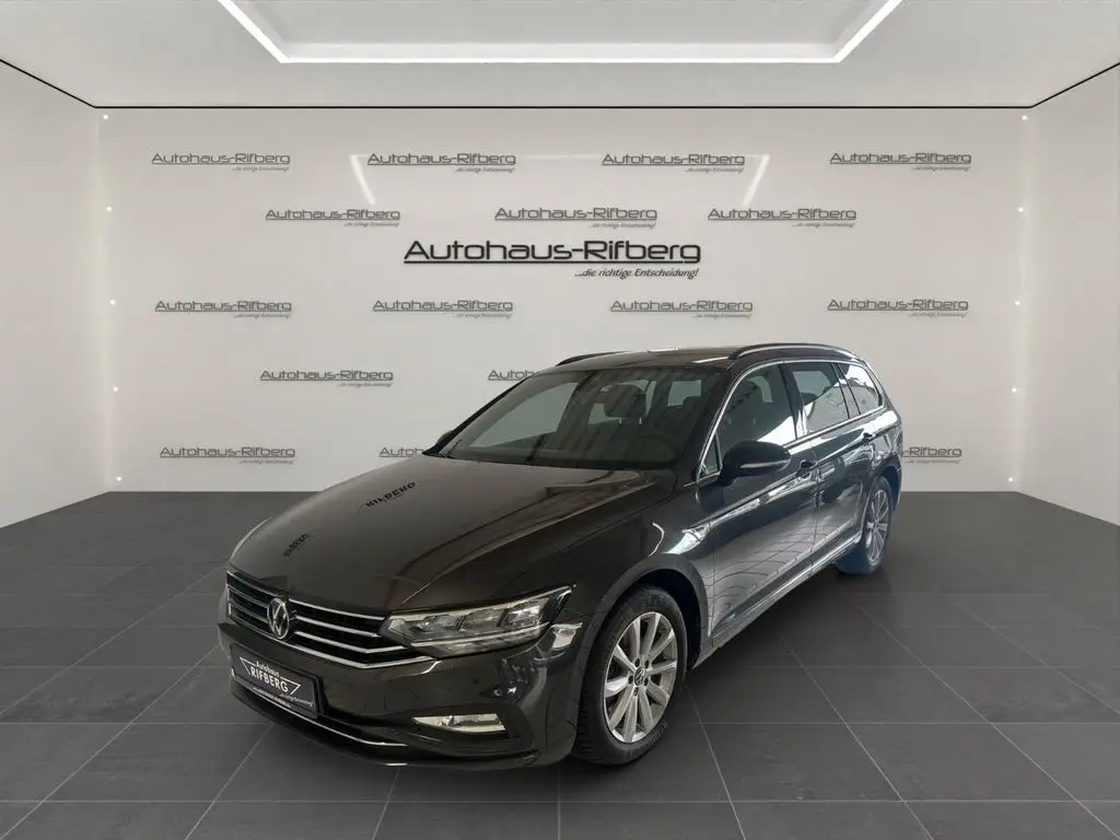 Photo 1 : Volkswagen Passat 2023 Diesel