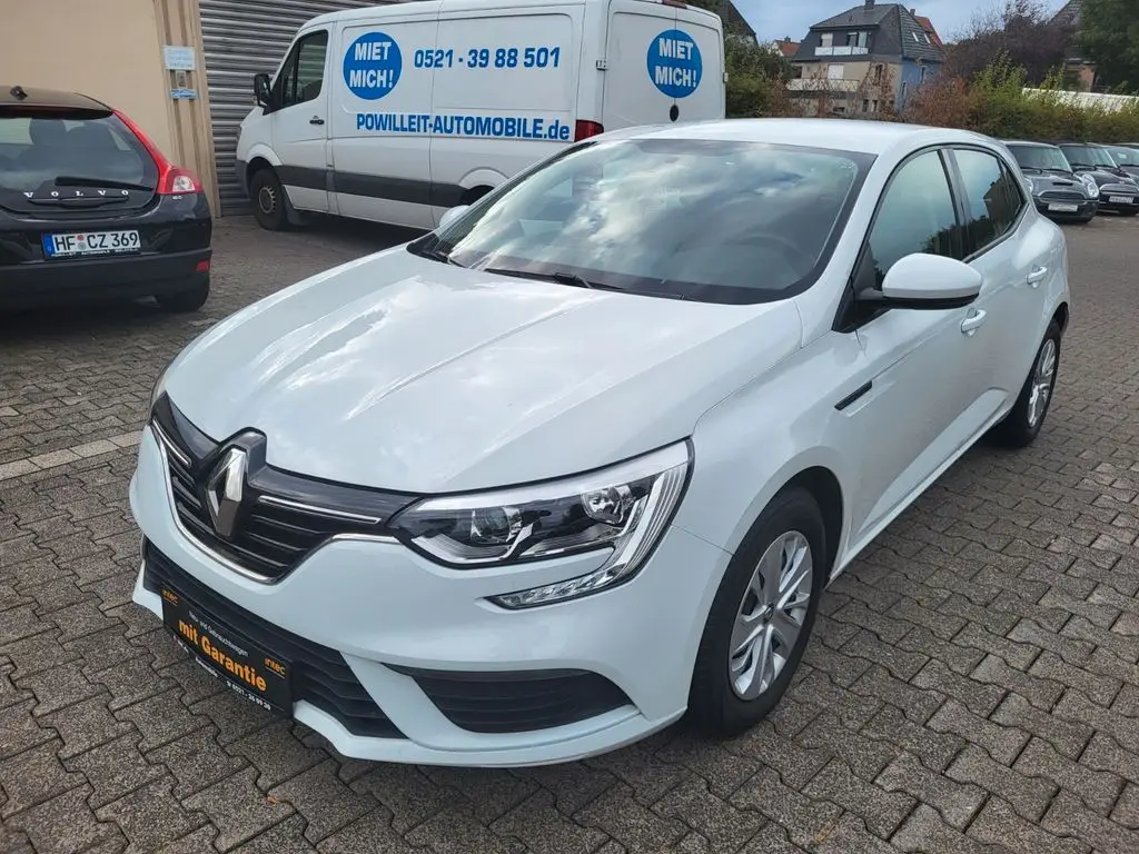 Photo 1 : Renault Megane 2016 Petrol