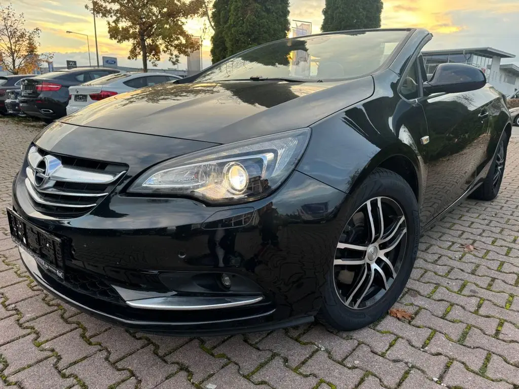 Photo 1 : Opel Cascada 2017 Petrol