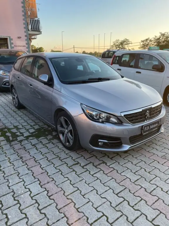 Photo 1 : Peugeot 308 2018 Diesel