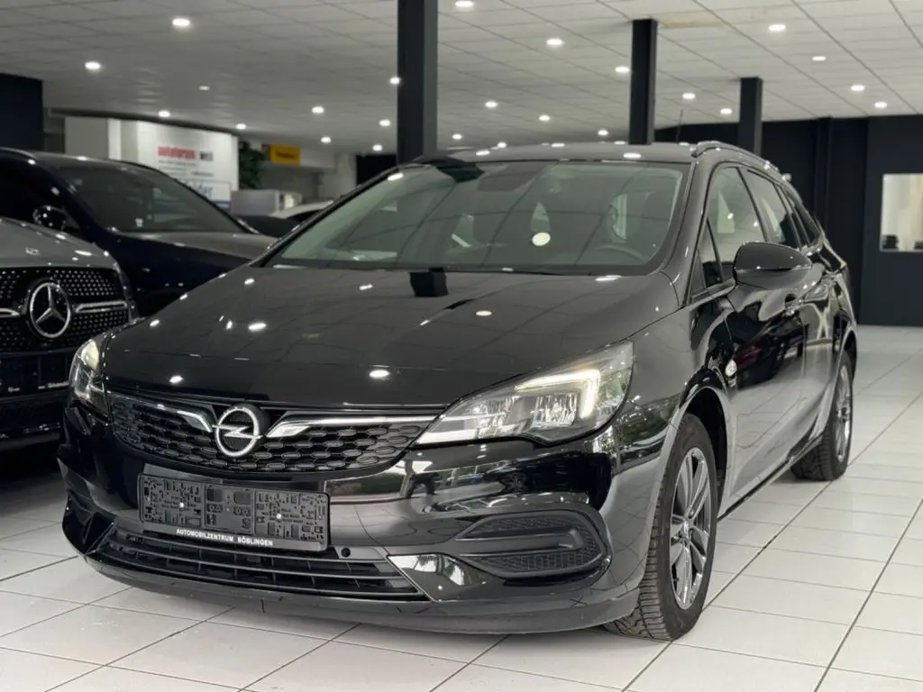 Photo 1 : Opel Astra 2020 Essence