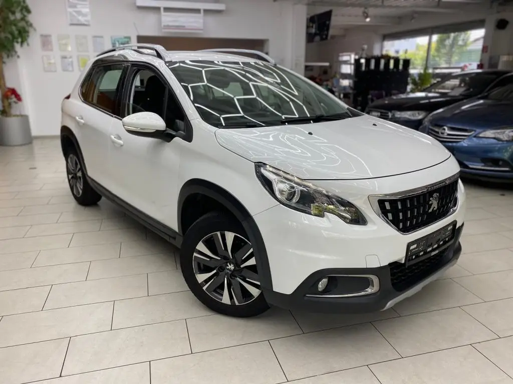 Photo 1 : Peugeot 2008 2017 Petrol