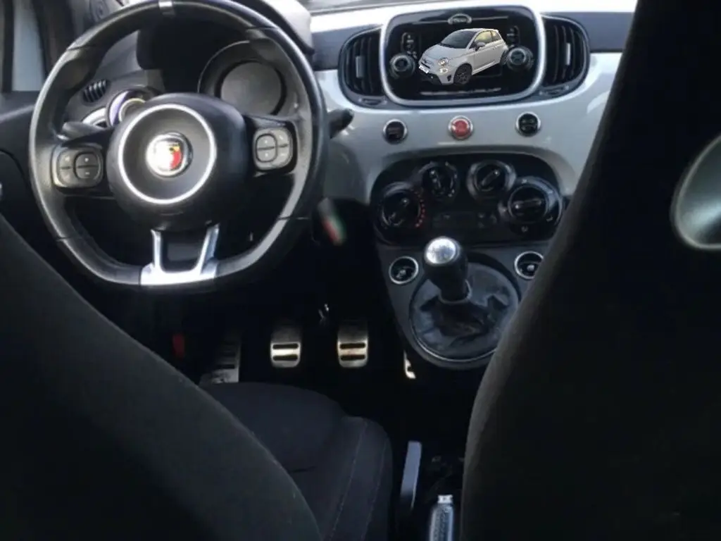 Photo 1 : Abarth 595 2018 Essence