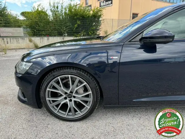 Photo 1 : Audi A6 2019 Hybride