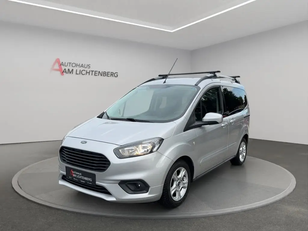 Photo 1 : Ford Tourneo 2019 Essence