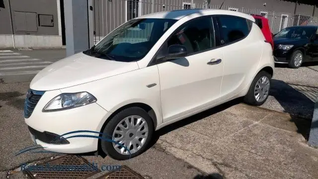 Photo 1 : Lancia Ypsilon 2015 Autres