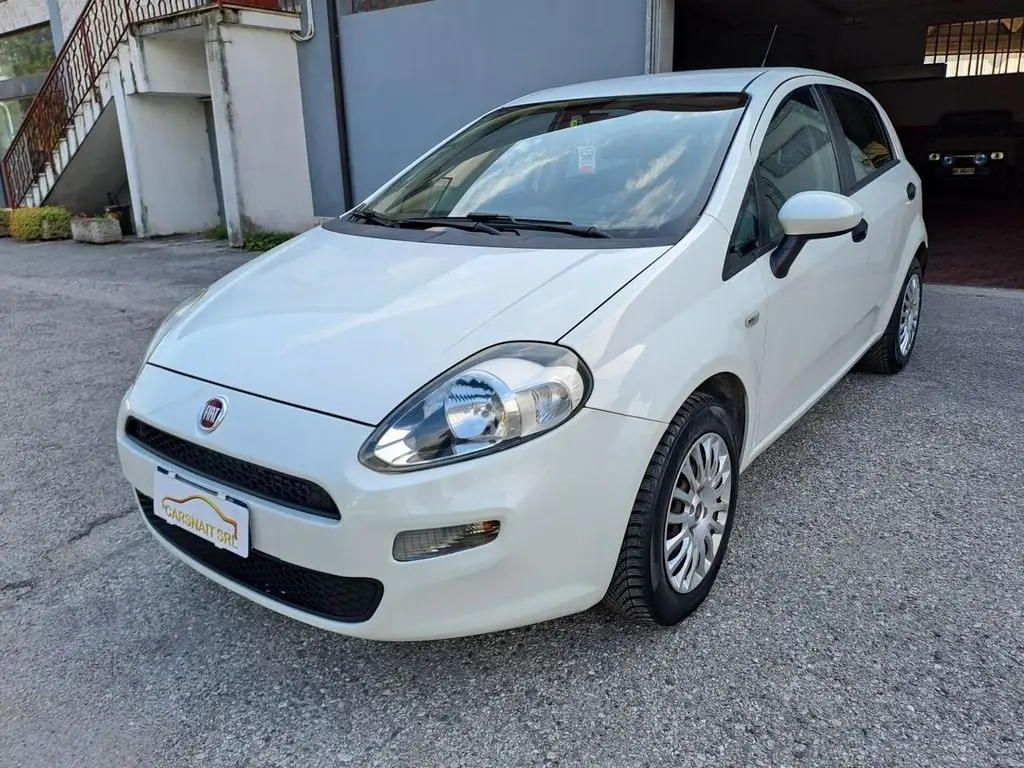 Photo 1 : Fiat Punto 2017 Diesel