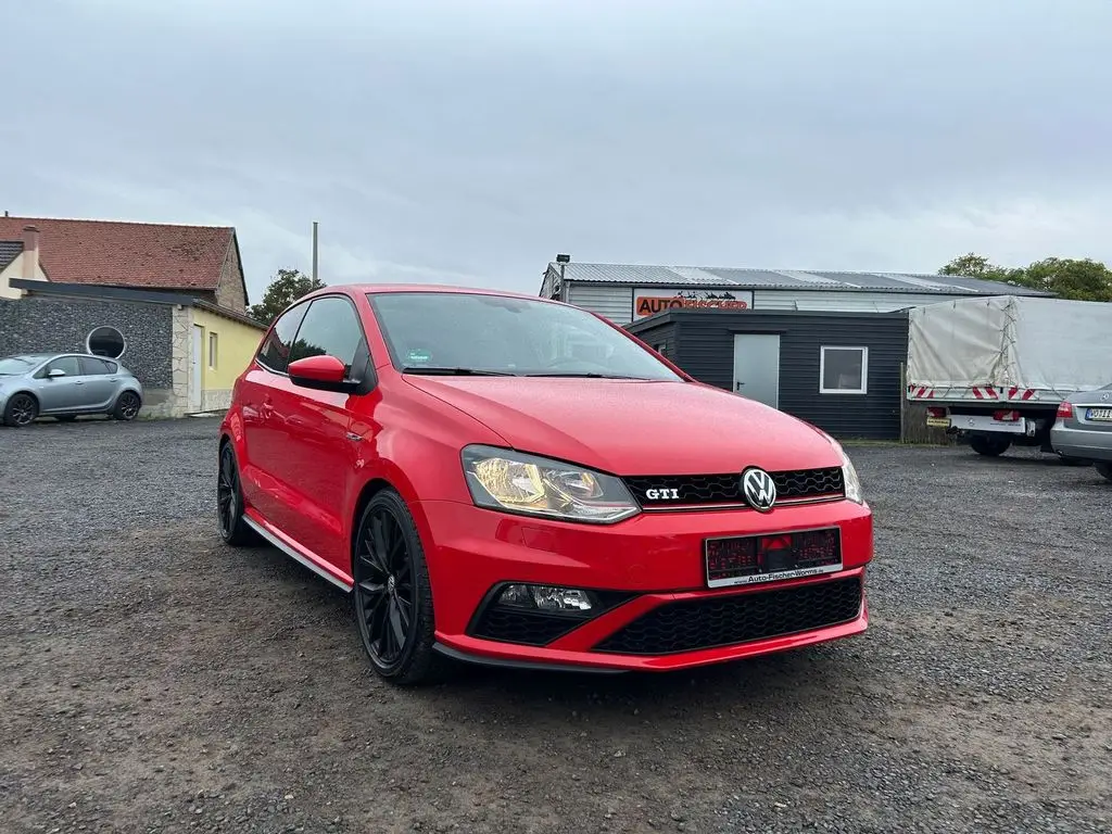 Photo 1 : Volkswagen Polo 2017 Petrol