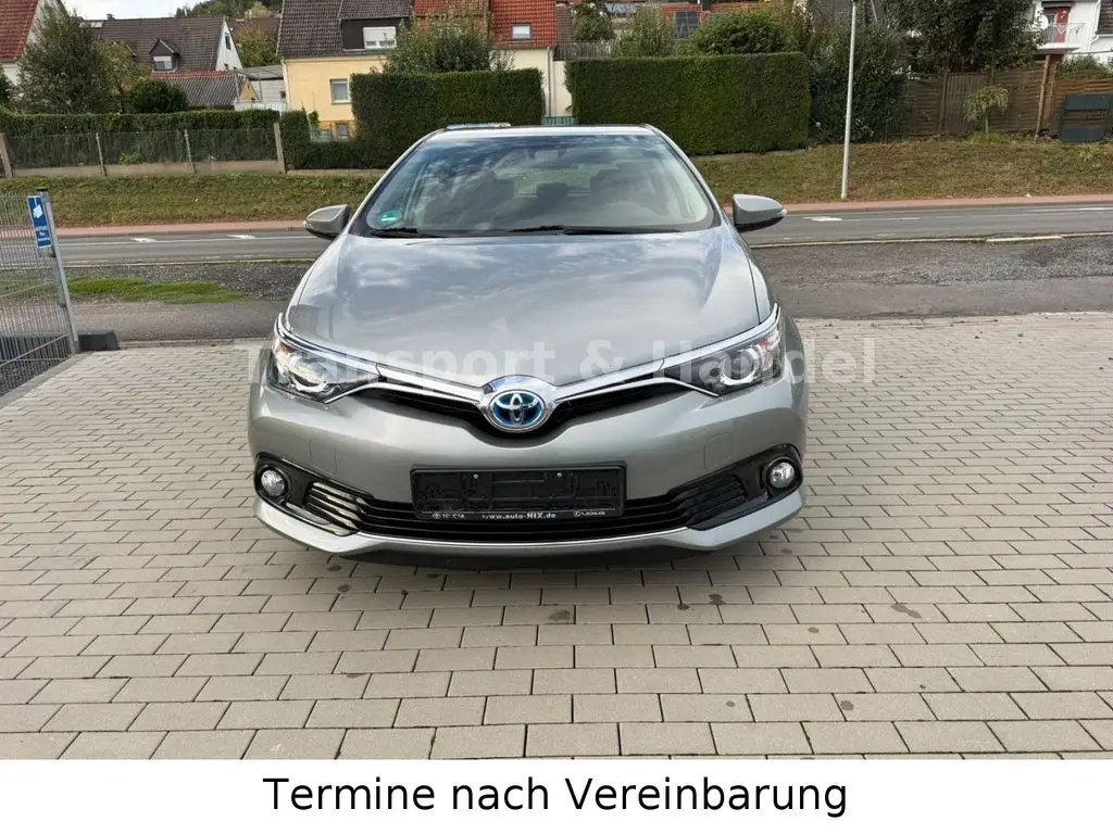 Photo 1 : Toyota Auris 2016 Hybrid