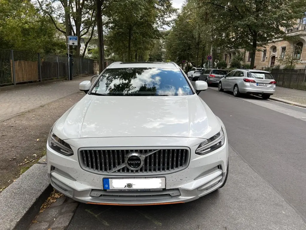 Photo 1 : Volvo V90 2019 Essence