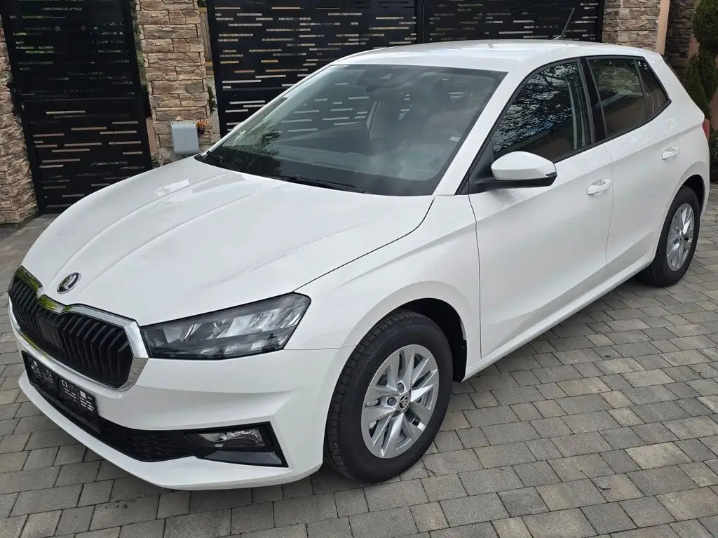 Photo 1 : Skoda Fabia 2024 Essence