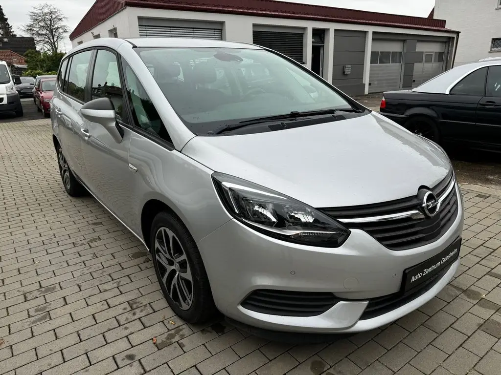 Photo 1 : Opel Zafira 2019 Diesel