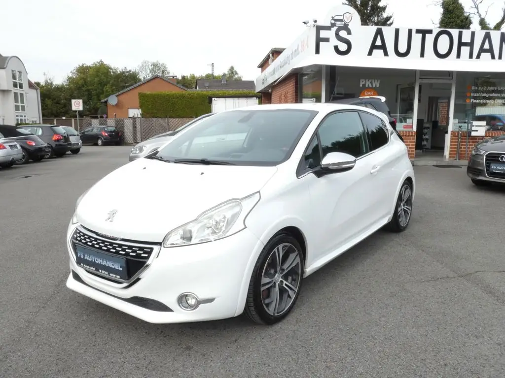 Photo 1 : Peugeot 208 2015 Petrol