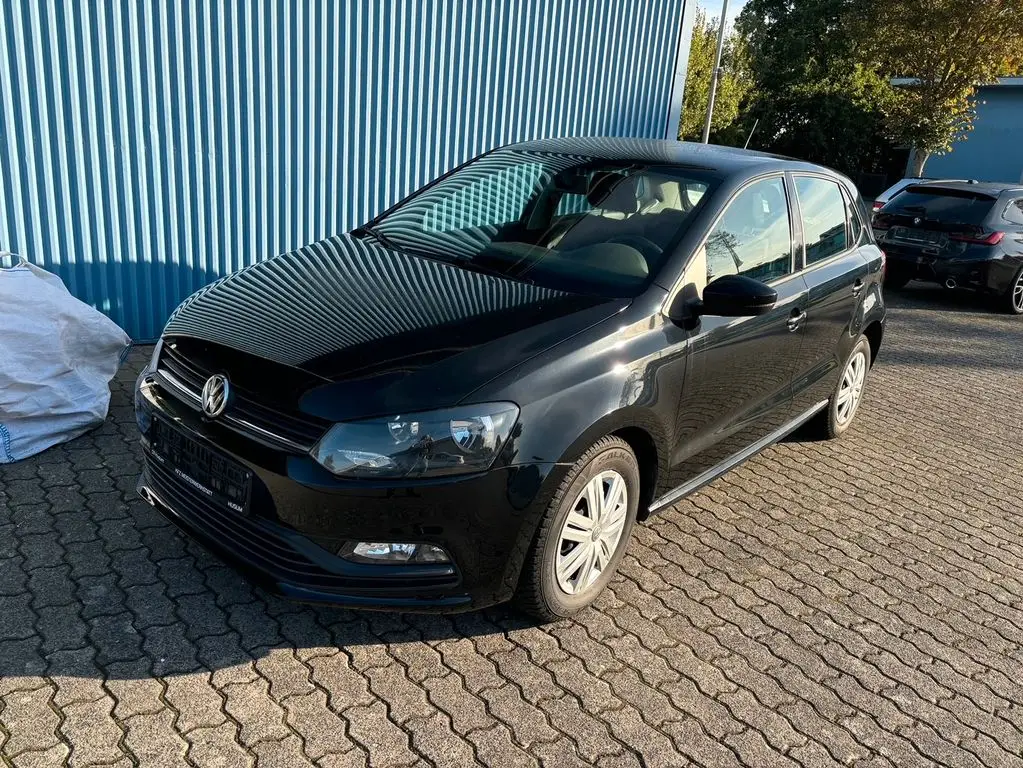 Photo 1 : Volkswagen Polo 2017 Petrol