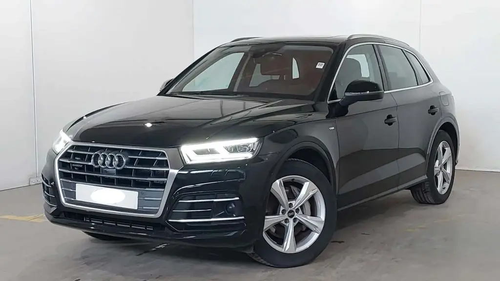 Photo 1 : Audi Q5 2020 Hybrid