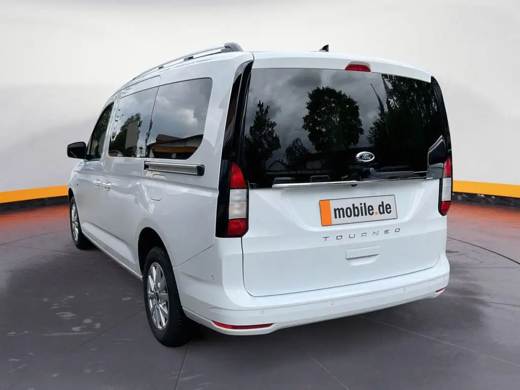 Photo 1 : Ford Grand Tourneo 2024 Essence