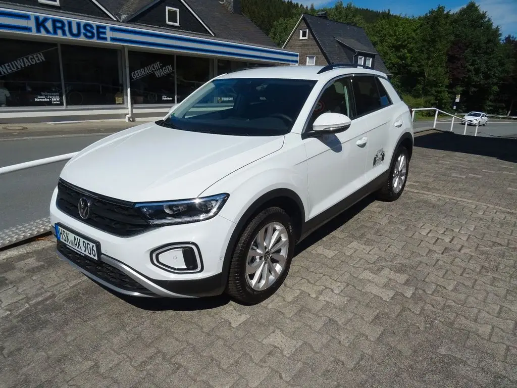 Photo 1 : Volkswagen T-roc 2022 Essence